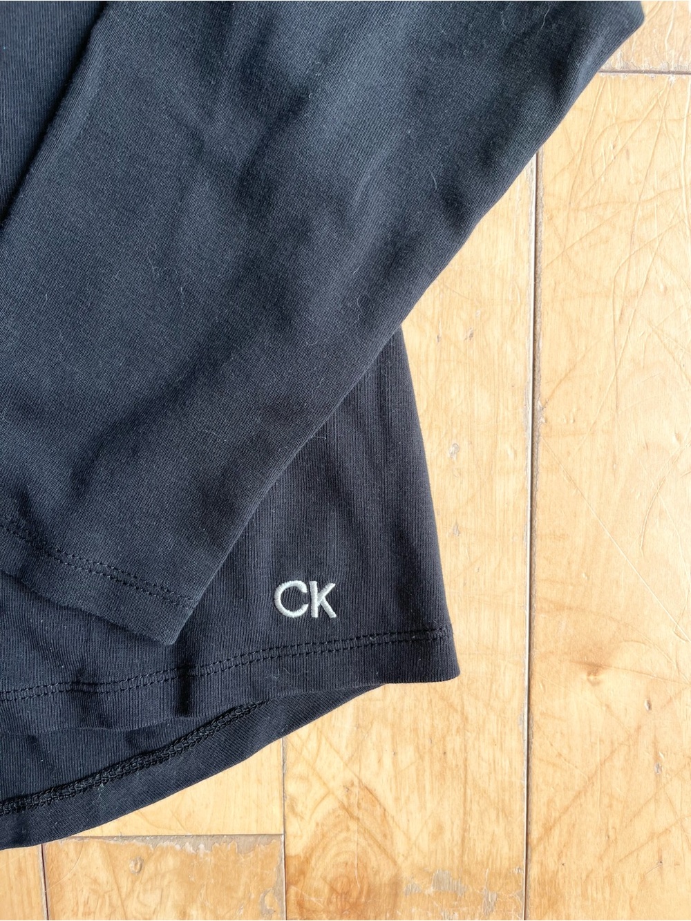 Calvin Klein 95% Cotton Minimalist Black Henley Long Sleeve Top Size Large - Picture 2 of 7